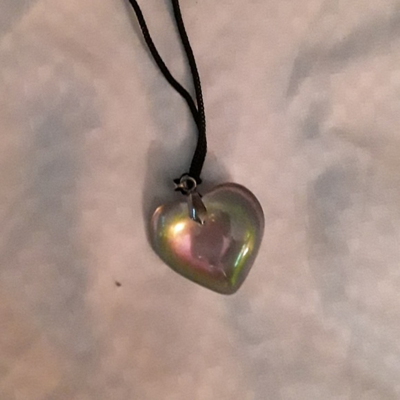 ❤-Heart pendant on black silk cord.. - Picture 5 of 7